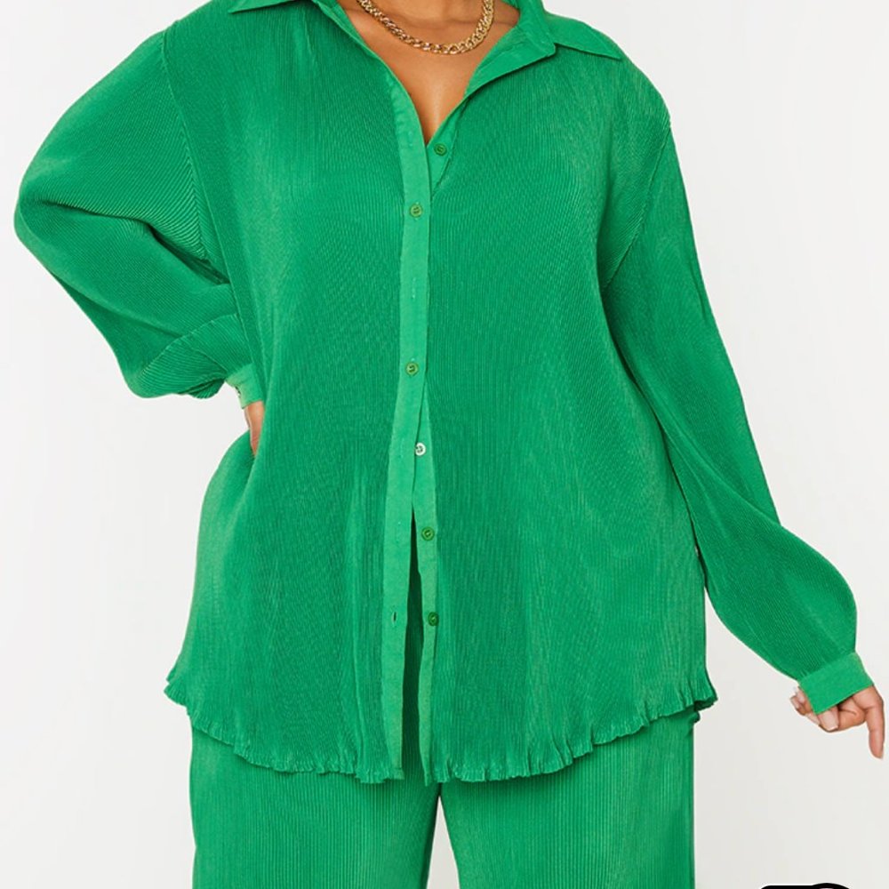 PLT TWO PIECE PLUS BRIGHT GREEN PLISSE SET